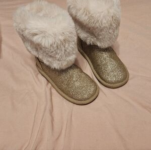 Girls Gold Glitter Fur Boots